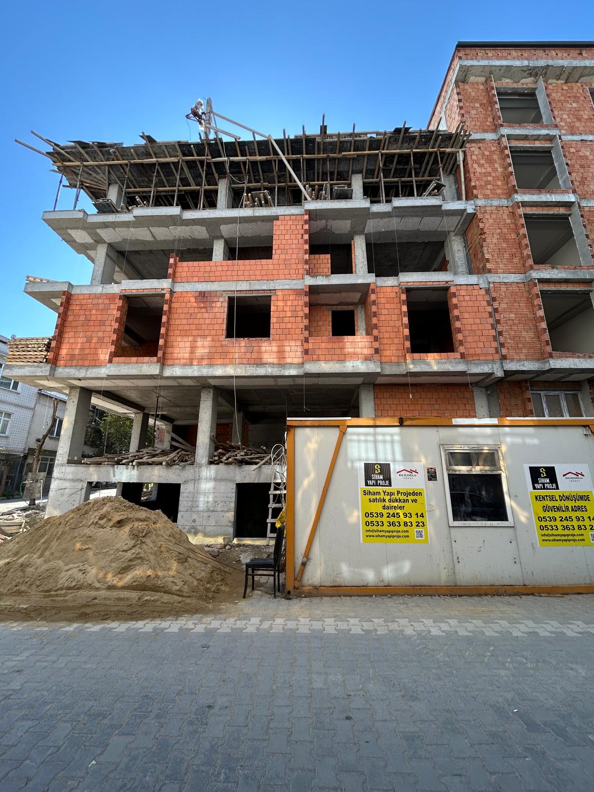 Kat karşılığı inşaat modeliyle yapılan modern apartman binası